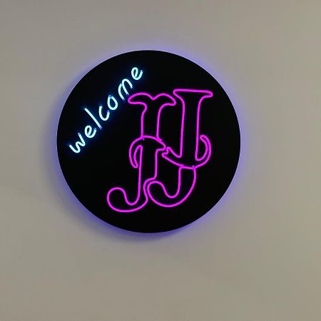 Jj Volos Luxury Center Home מראה חיצוני תמונה